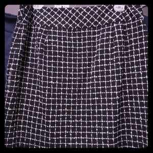 Skirt black and white